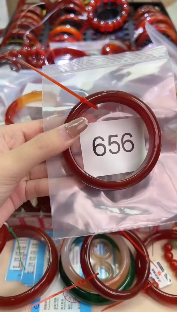 玛瑙/玉髓手镯未镶嵌55+圈口*656