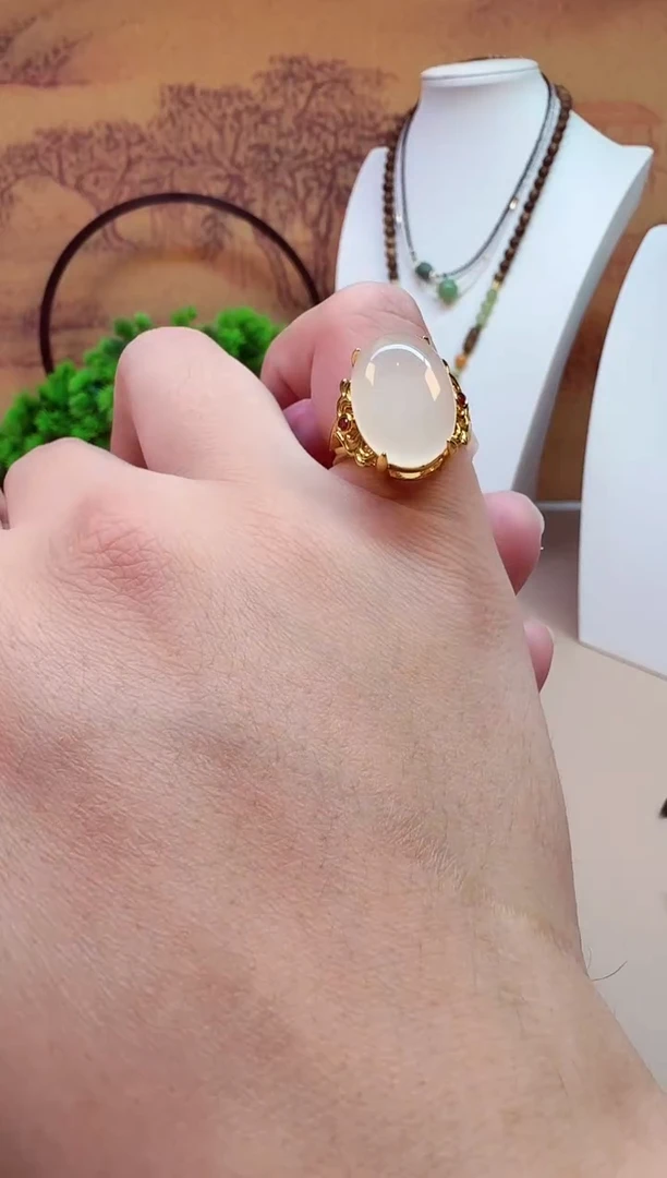 和田玉戒指14K金镶嵌J06