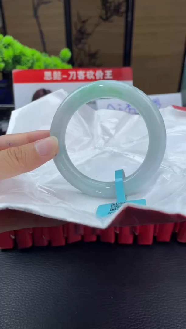 翡翠手镯未镶嵌2翡翠手镯
