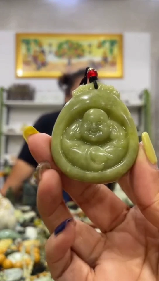 未镶嵌岫玉吊坠