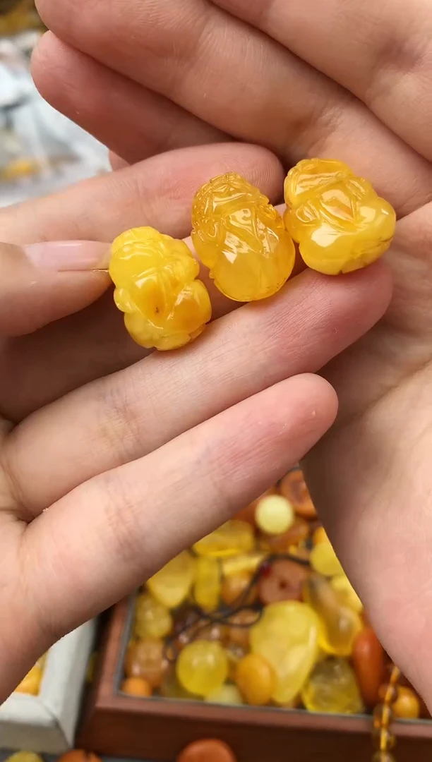 未镶嵌琥珀珠宝奇石186