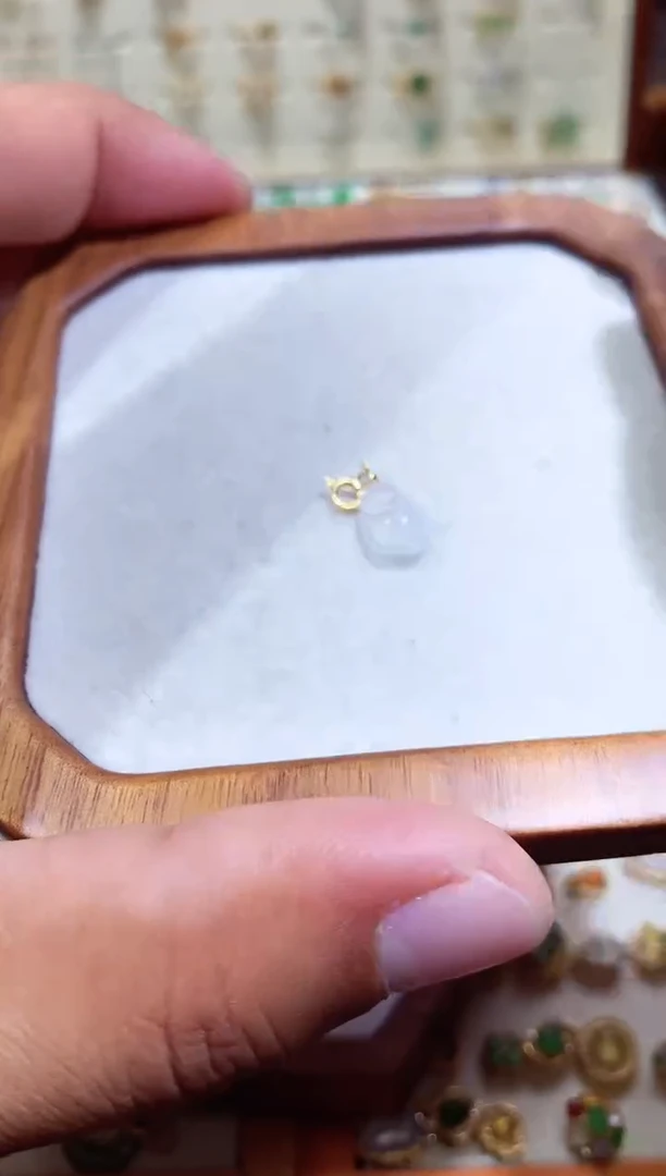 吊坠(不含链)18K金镶嵌翡翠1111