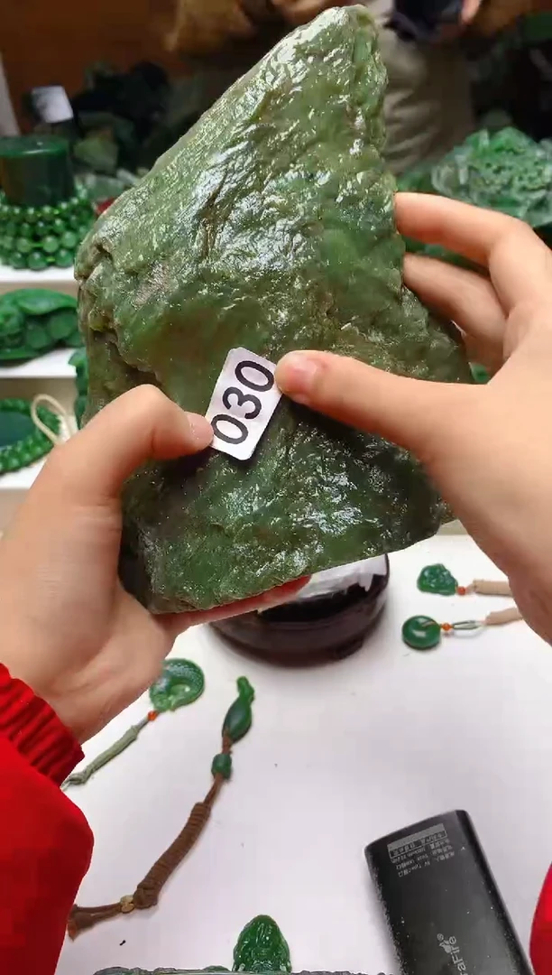 未镶嵌和田玉（碧玉）珠宝半成品1