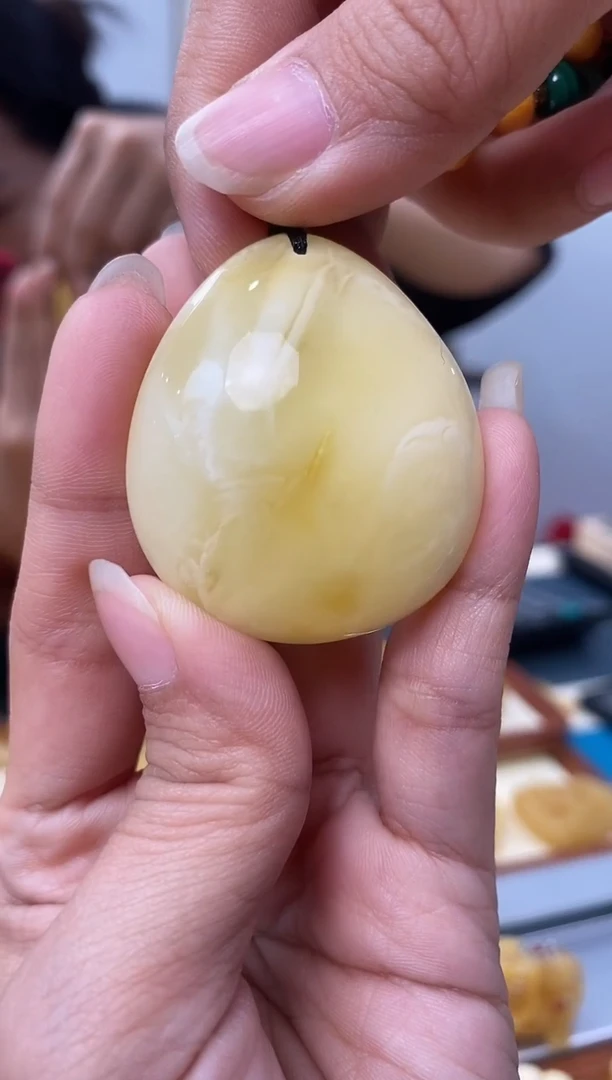 【闪购商品】琥珀裸石未镶嵌天然琥珀蜜蜡水滴