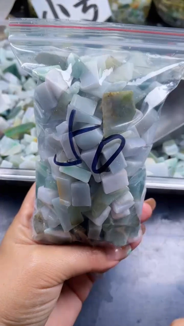 配石翡翠天然翡翠小号500克50