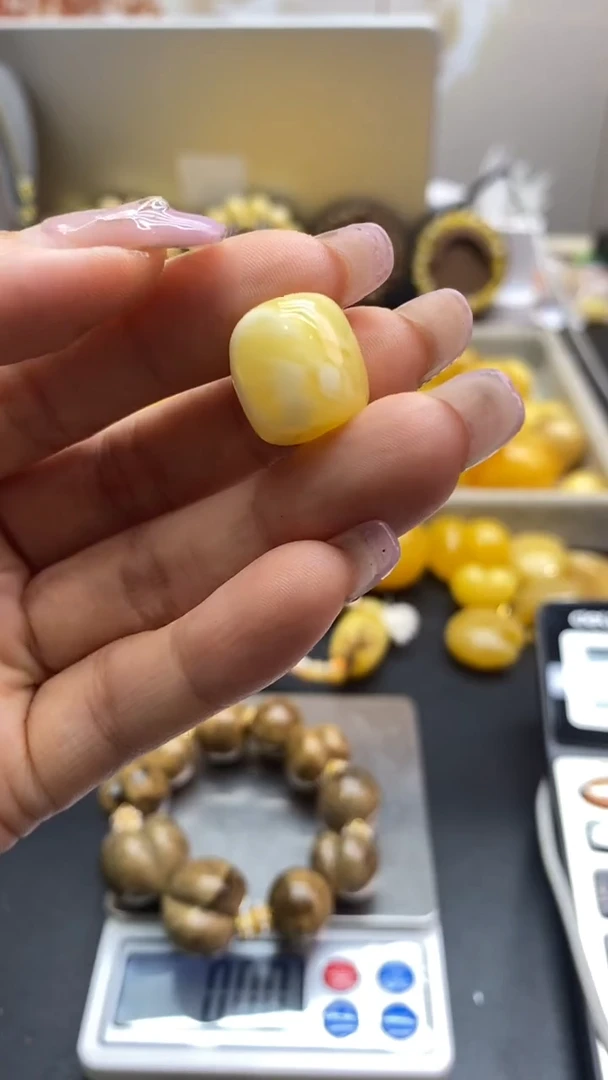 琥珀未镶嵌珠宝奇石2799