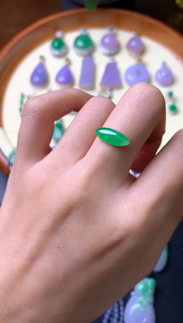 【闪购商品】定制翡翠未镶嵌裸石