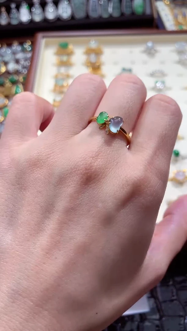 颈饰18K金镶嵌翡翠翡翠