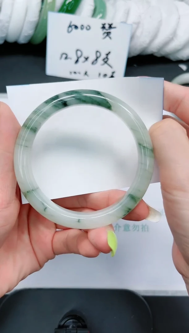 石英质玉手镯未镶嵌654/60.3