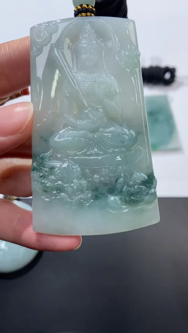 未镶嵌挂件翡翠374418    多人