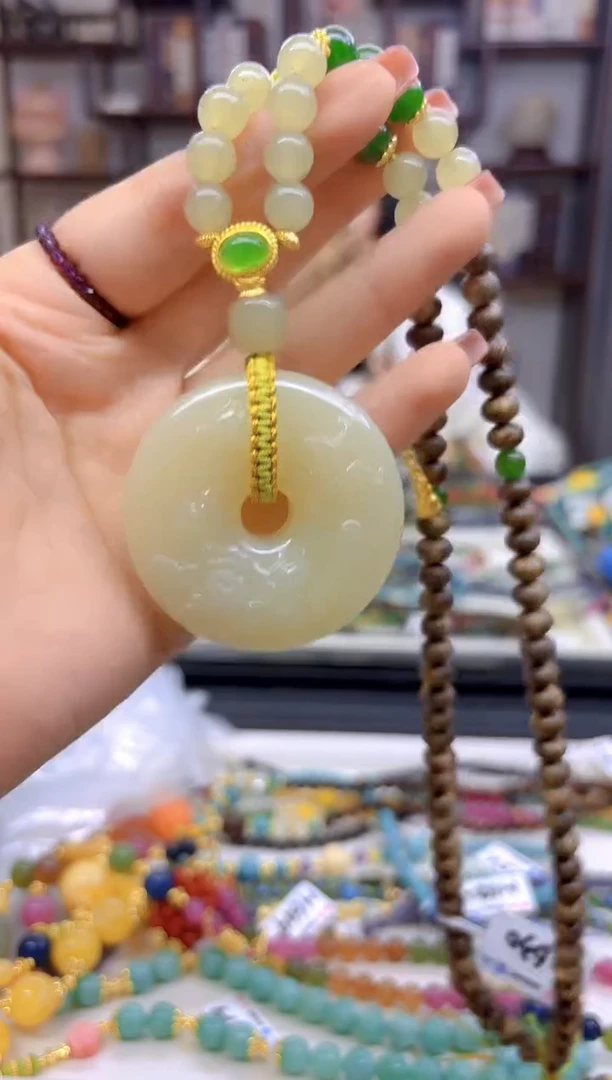 【闪购商品】和田玉毛衣链未镶嵌M630