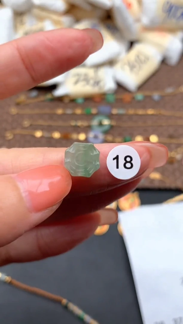 未镶嵌挂件翡翠1