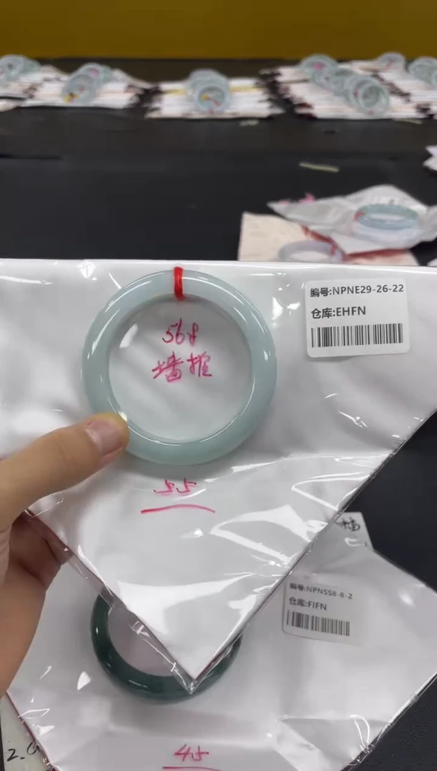 未镶嵌手镯翡翠翡翠手镯