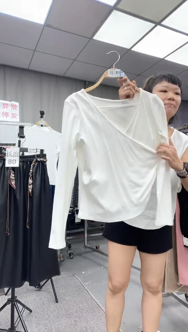 棉大哥家漂亮衣服漂亮颜色