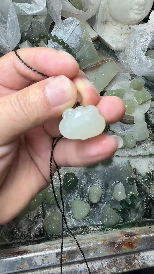 和田玉未镶嵌颈饰1