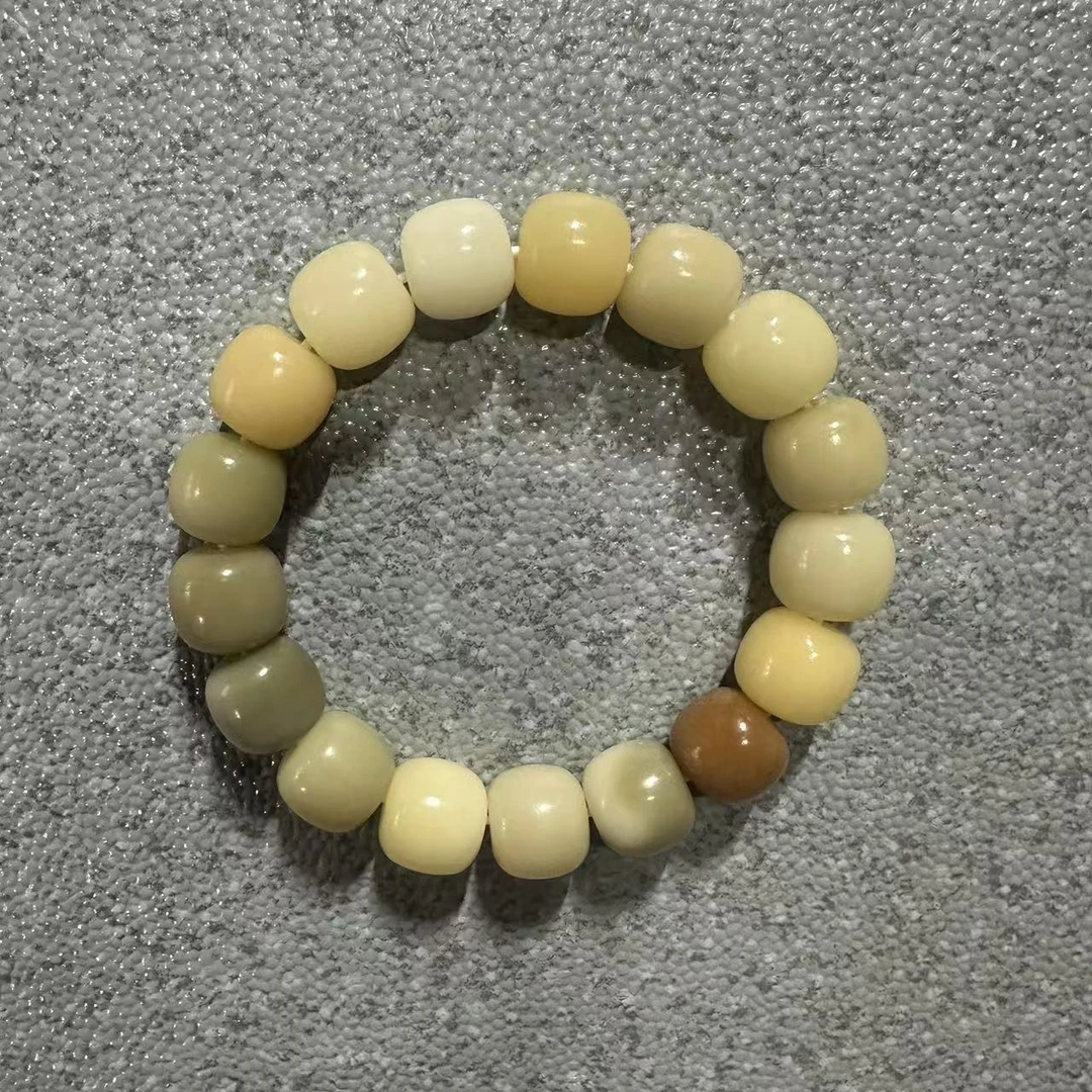 C115 白玉菩提1.2cm桶珠手串 底色多样性