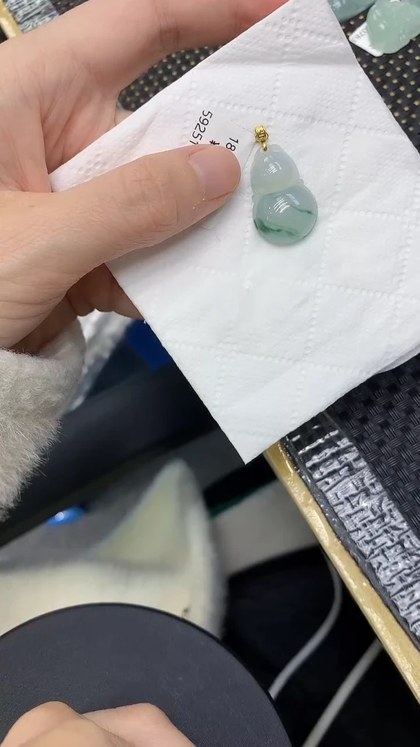 颈饰18K金镶嵌翡翠11111111