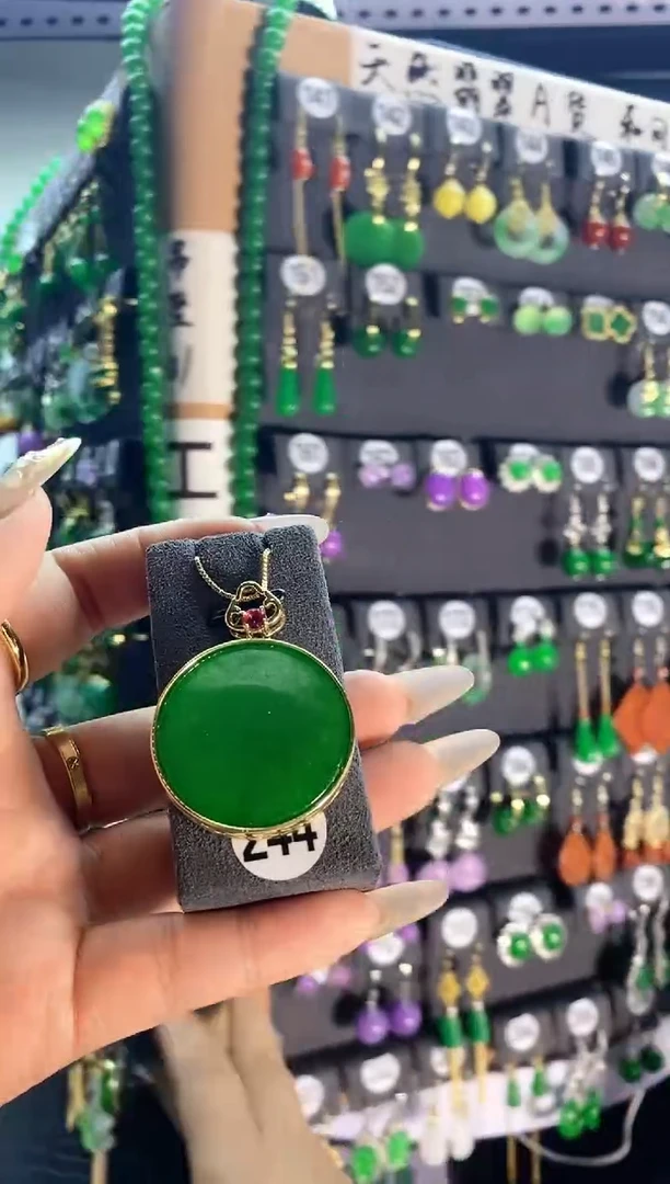 【闪购商品】翡翠耳饰银S925镶嵌244....