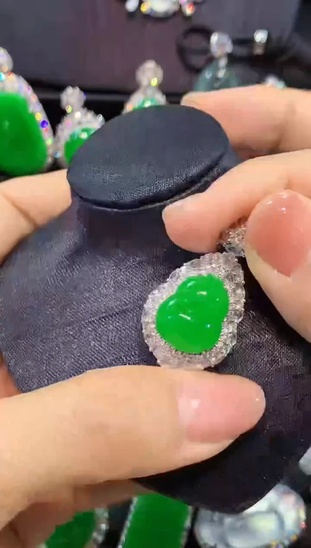 吊坠(不含链)18K金镶嵌翡翠吊坠