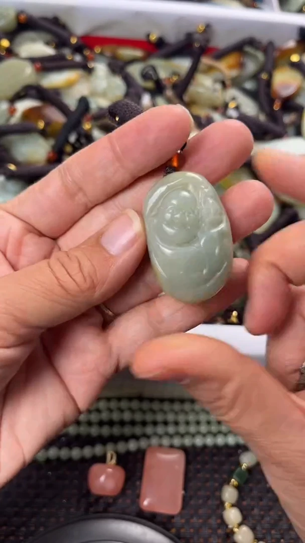 【闪购商品】和田玉颈饰未镶嵌多样性发货没有证书拍一发一有瑕