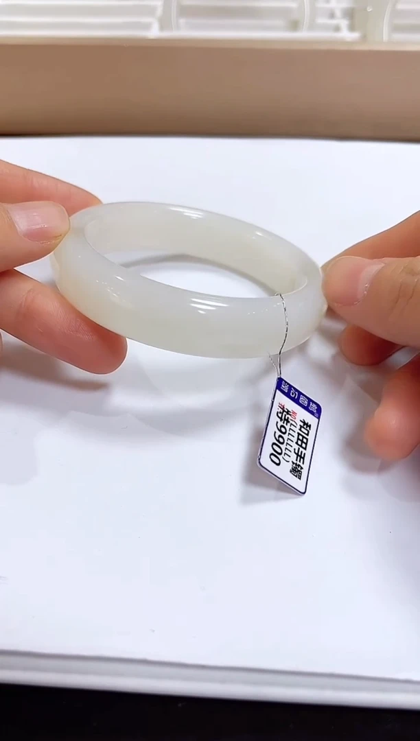 颈饰未镶嵌和田玉手镯58