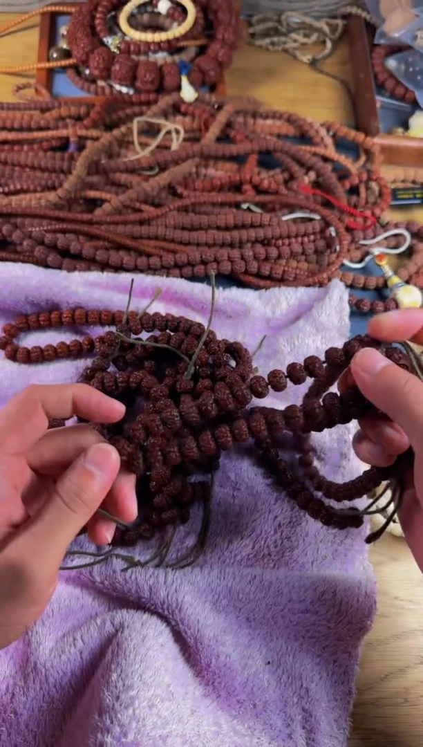 金刚菩提吊坠纯血勿里达老树王手持