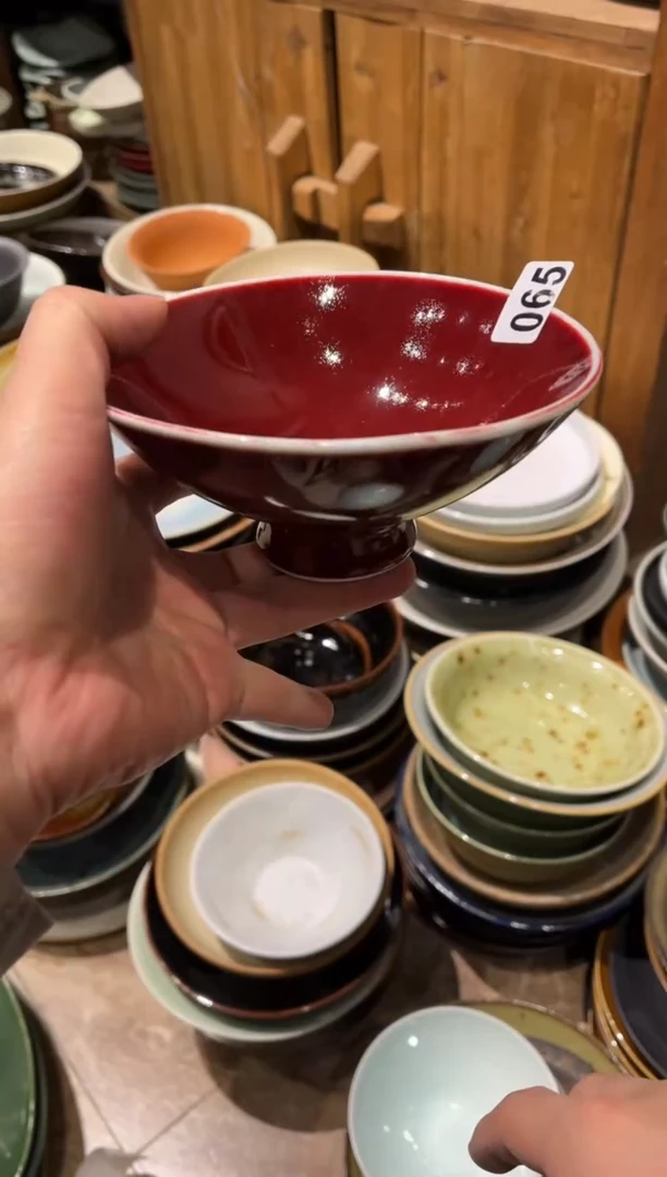 【闪购商品】瓷片65 红色高足斗笠米饭碗1个