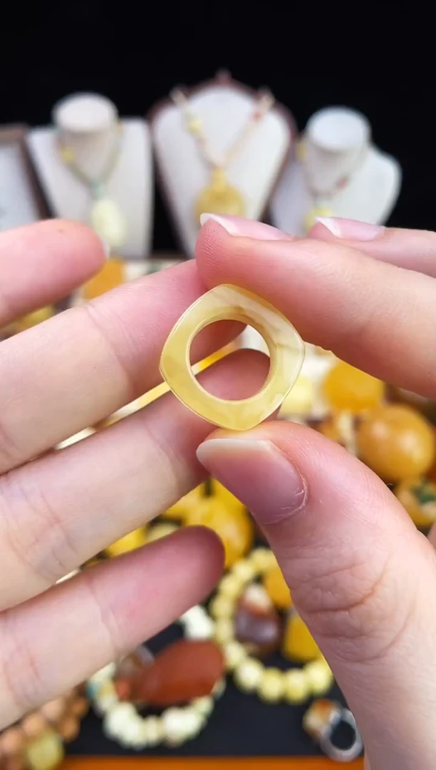 琥珀未镶嵌珠宝奇石柒月