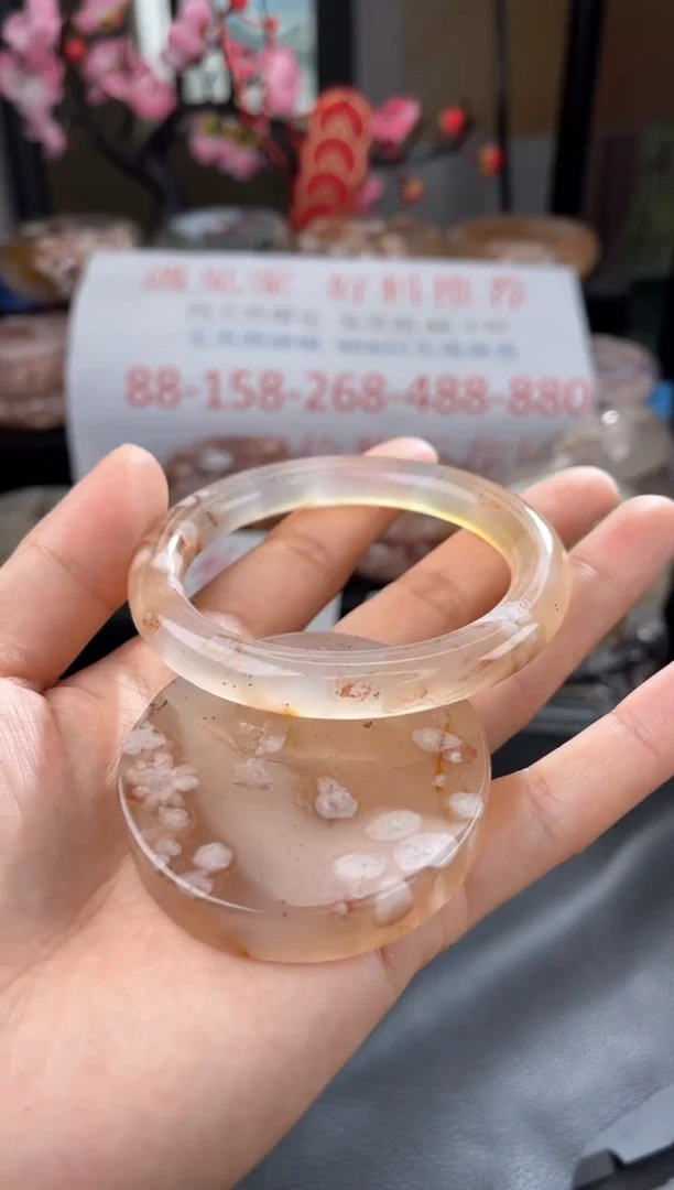 【闪购商品】石英质玉手镯未镶嵌57