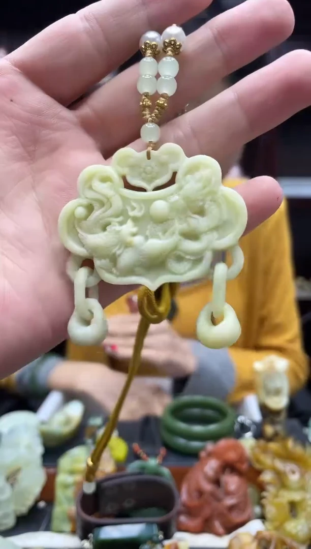 未镶嵌岫玉吊坠·