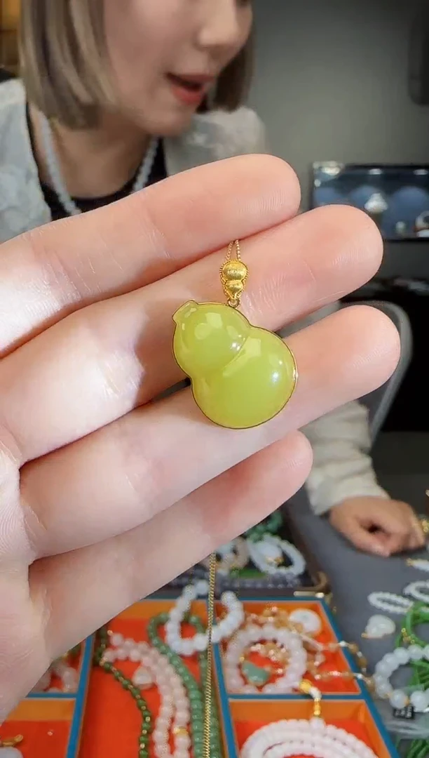 和田玉18K金镶嵌吊坠(不含链)1