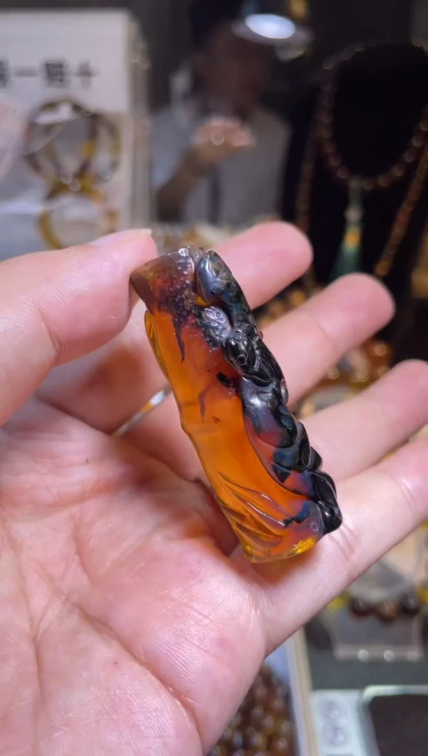 裸石琥珀未镶嵌13克药珀 翘雕 福在眼前 竹节