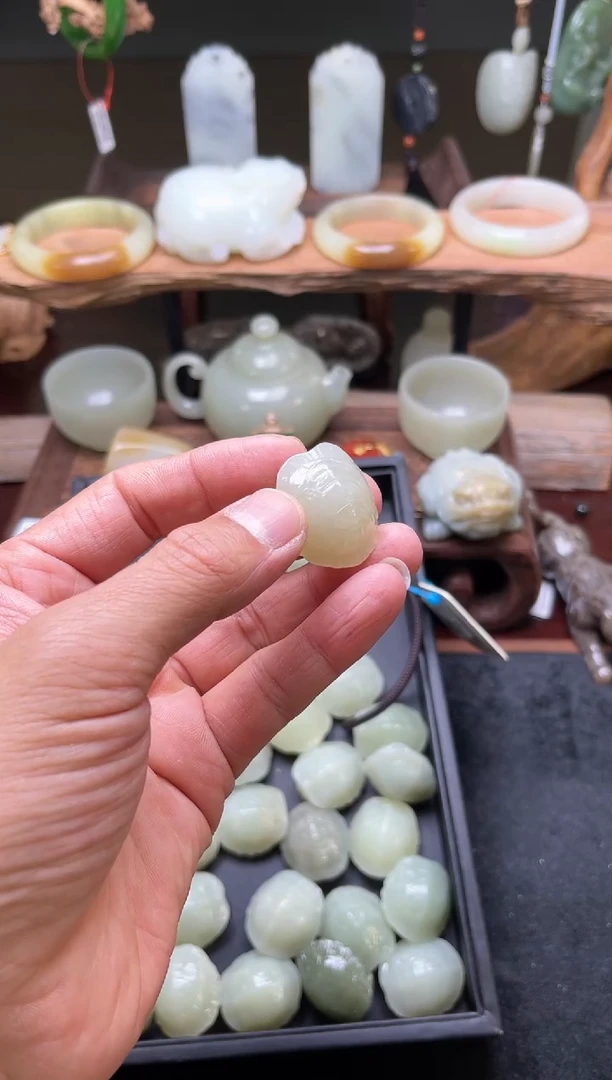 【闪购商品】和田玉手把未镶嵌新疆且末料 龟甲 多样性发一
