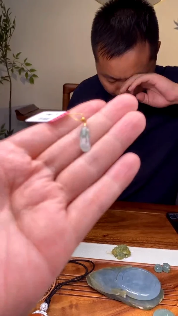 定制翡翠18K金镶嵌88888