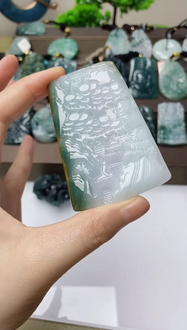 翡翠未镶嵌颈饰