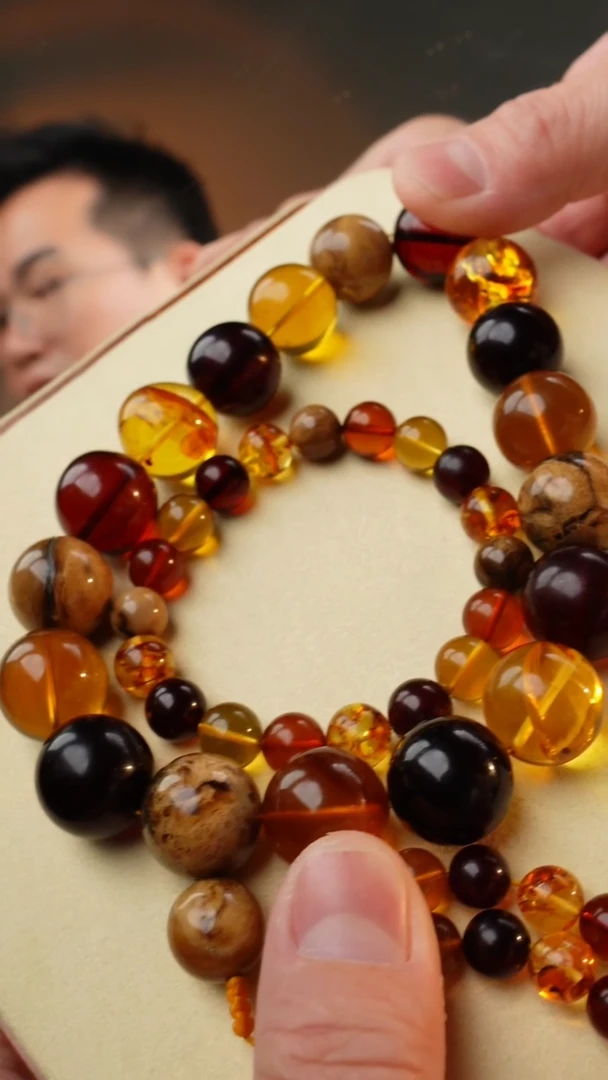 【闪购商品】琥珀颈饰未镶嵌18+多宝手持