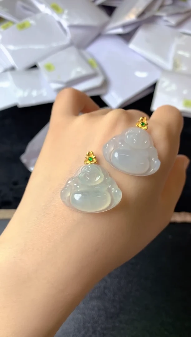 吊坠(不含链)18K金镶嵌翡翠多样性发一