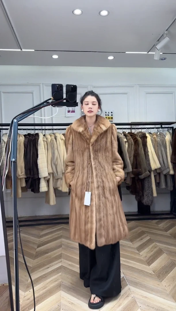 媛媛进口皮草直播间