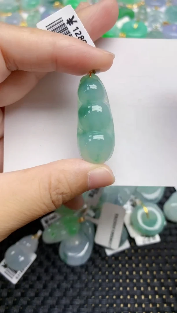 翡翠18K金镶嵌颈饰天然翡翠A货