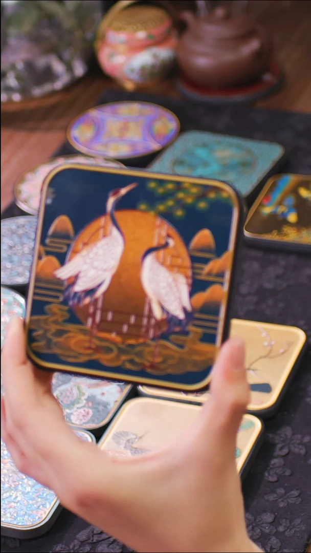 壹藏贰宝立鹤图案杯垫一片