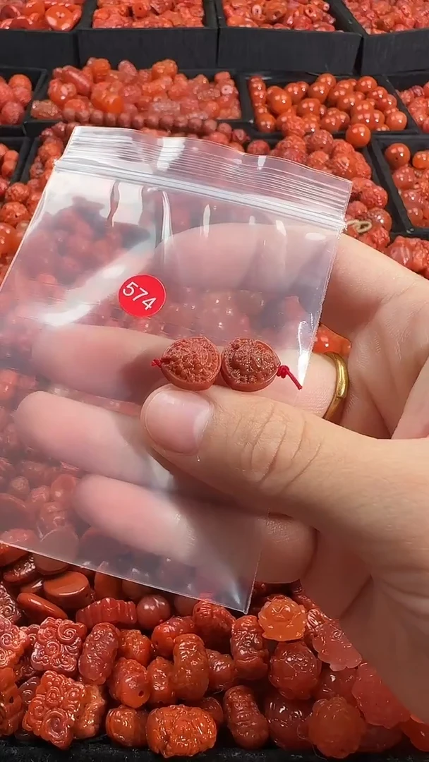 颈饰未镶嵌南红玛瑙1