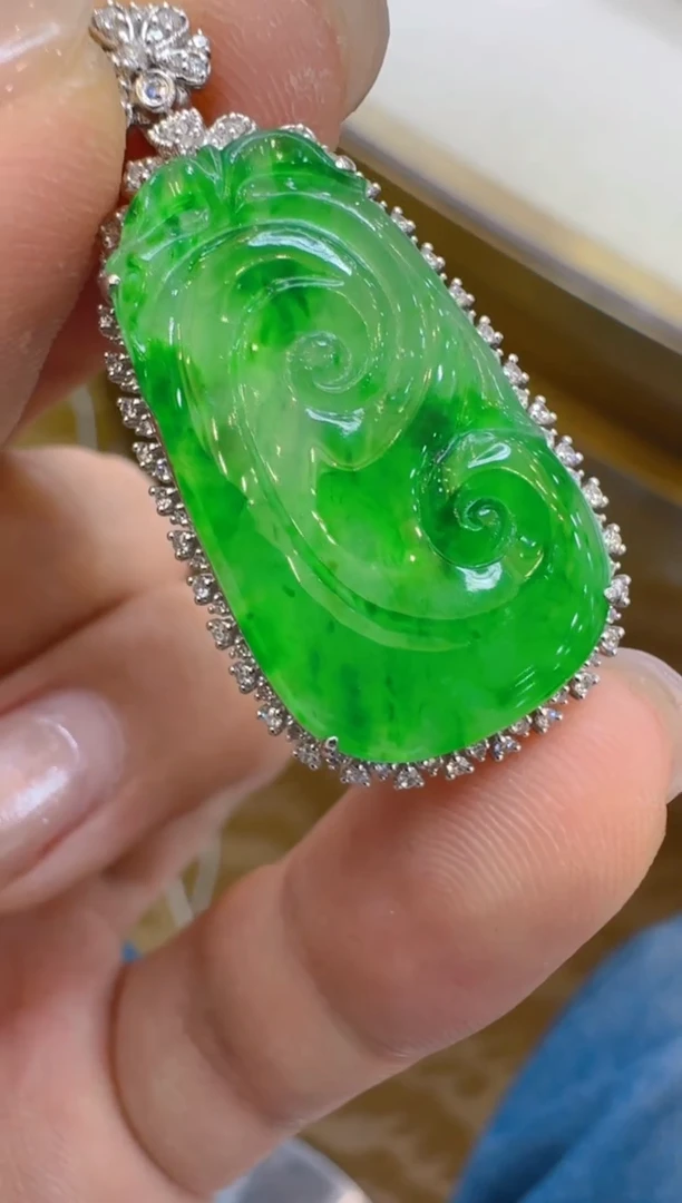 吊坠(不含链)18K金镶嵌翡翠多样性团购发一件