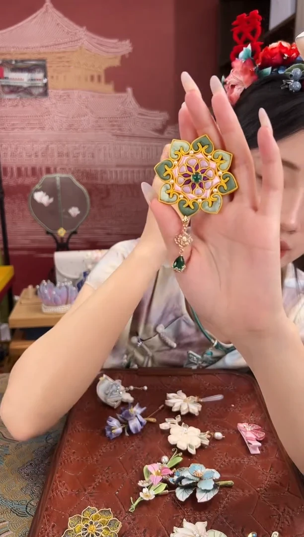 刺绣苏绣世家非遗手工（胸针）