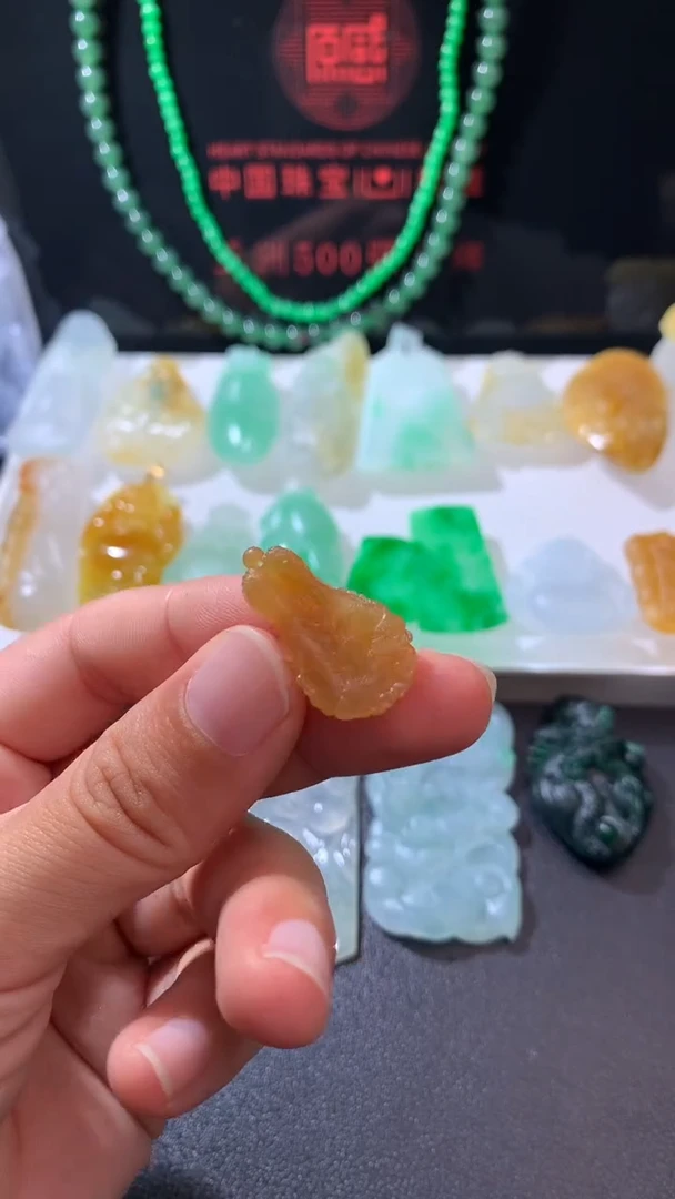 未镶嵌定制翡翠