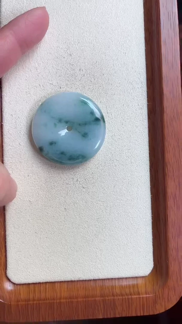 【闪购商品】翡翠吊坠(不含链)未镶嵌孤品冷眼看天下