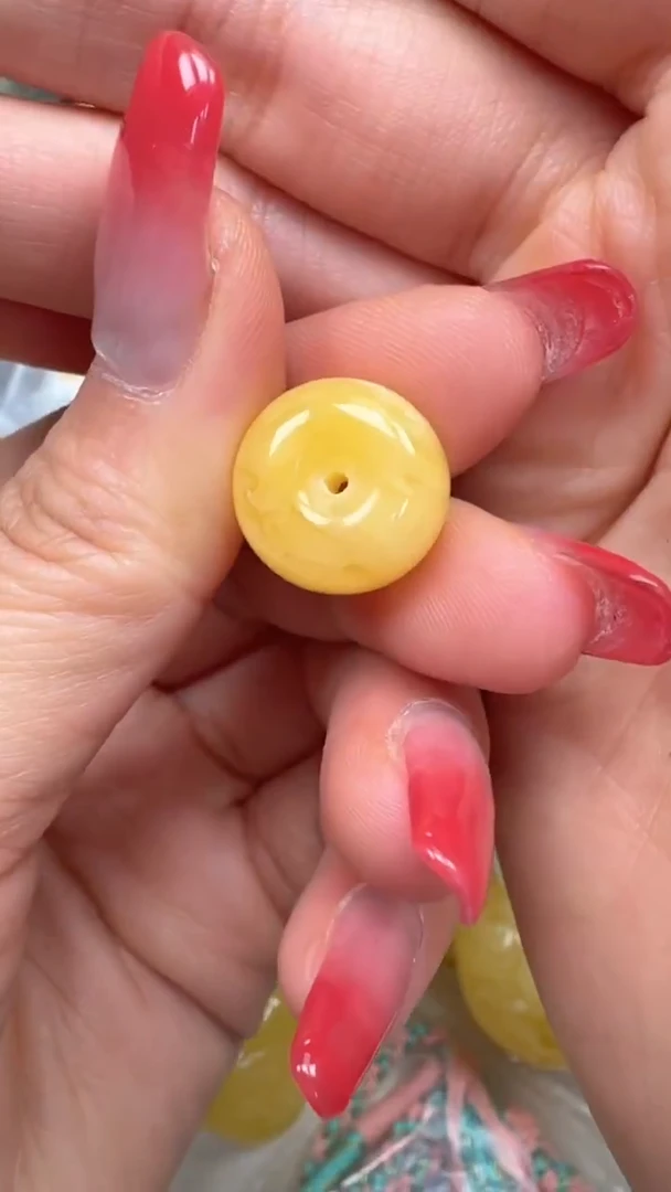 裸石琥珀未镶嵌如图