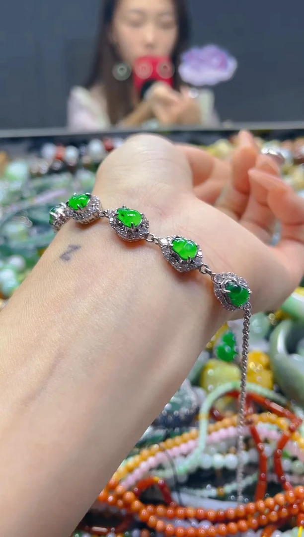 颈饰未镶嵌翡翠/K/翡翠A货，一件也是批发价