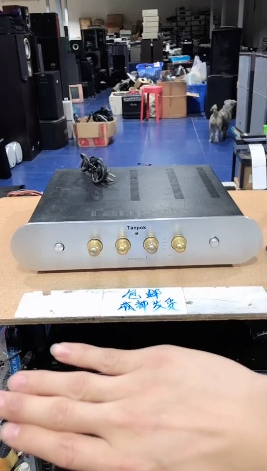 8新Tanpok功放一台，不通电，坏的，需维修，不带线材
