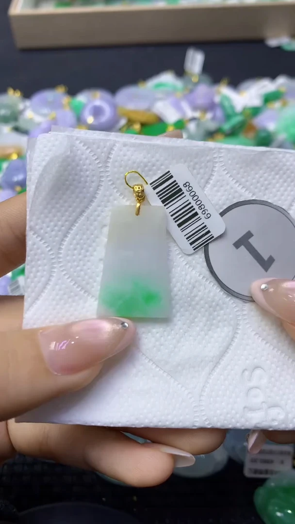 颈饰未镶嵌翡翠天然缅甸翡翠A货