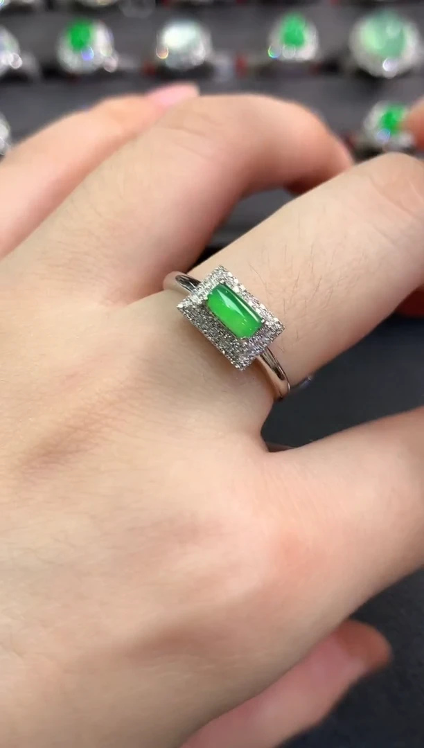 翡翠戒指18K金镶嵌春日珠宝 B14